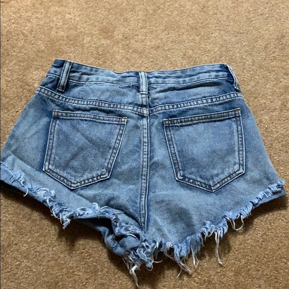 Light wash Denim Shorts - Picture 2 of 2
